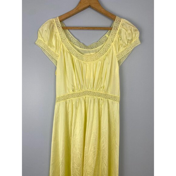 Vintage NWT Shadowline 80s Nightgown with Lace Detail, Size Small, Light Yellow - Picture 6 of 9